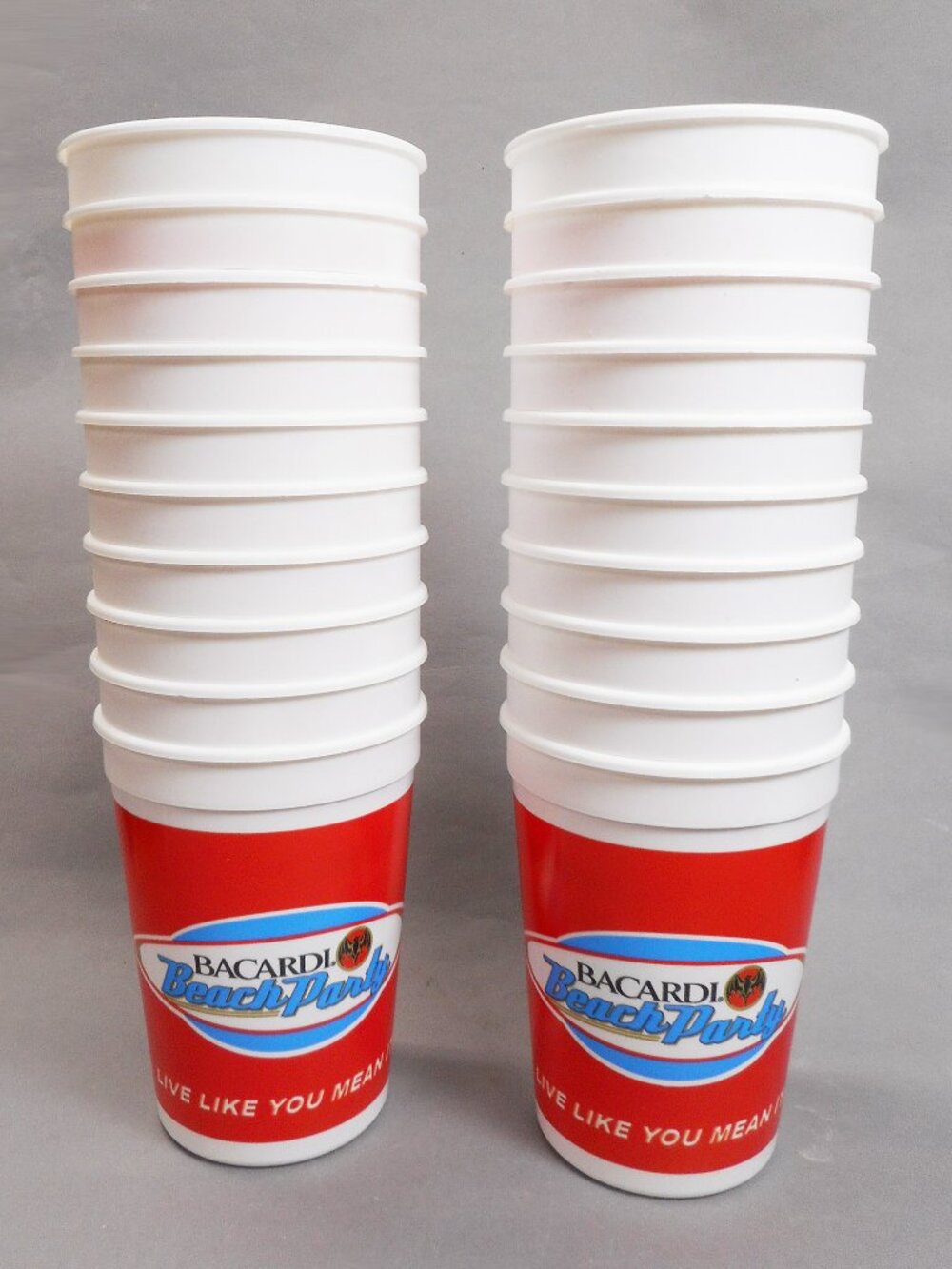 Lot of 20 BACARDI Beach Party plastic Cups - 12 oz - NEW